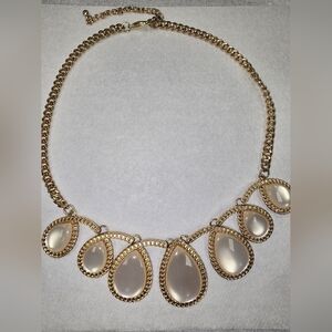 Vintage Luminescent 7 Large stones Necklace